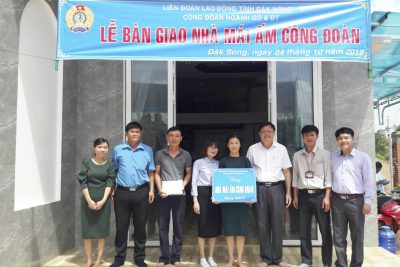 BÀN GIAO NHÀ MÁI ẤM CÔNG ĐOÀN CHO GIÁO VIÊN CÓ HOÀN CẢNH KHÓ KHĂN